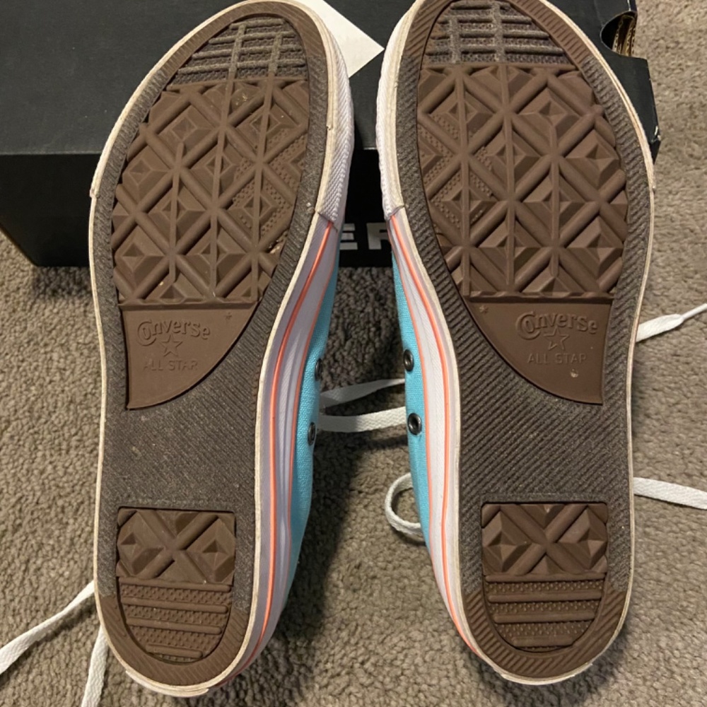 Converse - Picture 3 of 12